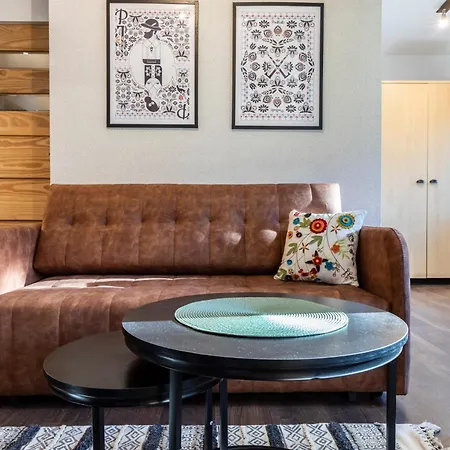 Udanypobyt Przy Dolinach A I B *