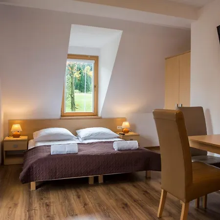 Udanypobyt Przy Dolinach A I B *