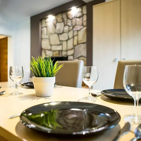 Udanypobyt Przy Dolinach A I B