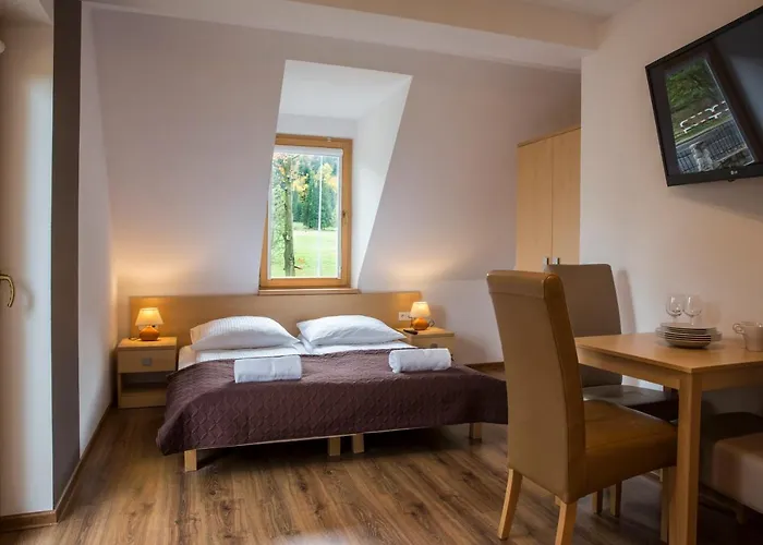 Udanypobyt Przy Dolinach A I B *